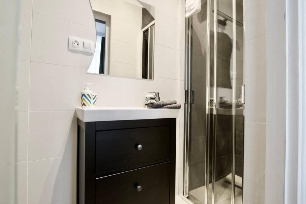 Premium Apartment By Hi5-Vaci Str. 3 Bedroom Budapest Exterior photo